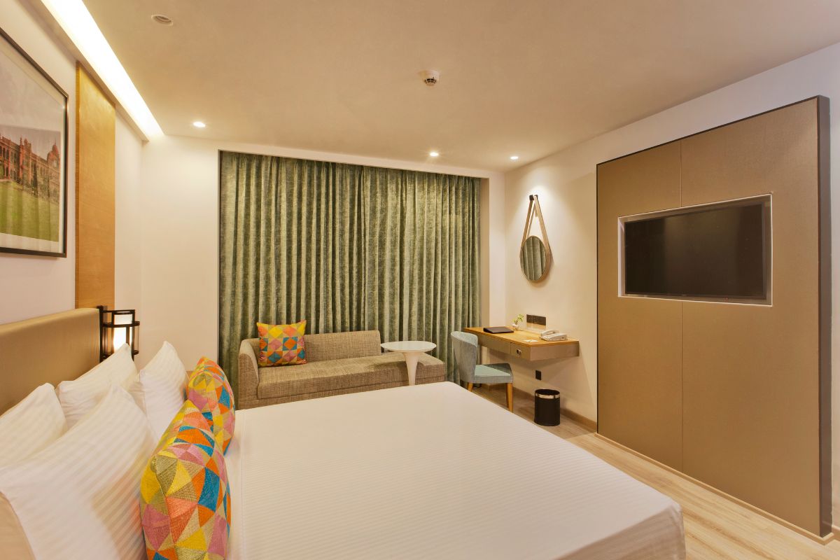 Room 1 Photo 2