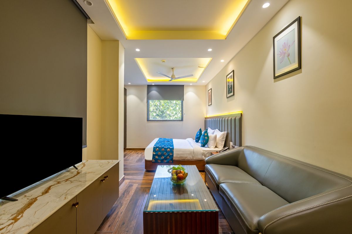 Room 2 Photo 2