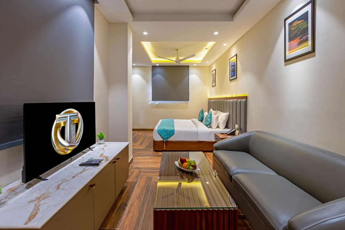 Room 2 Photo 2