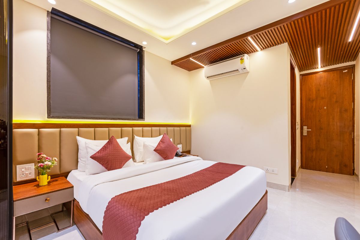 Room 1 Photo 2
