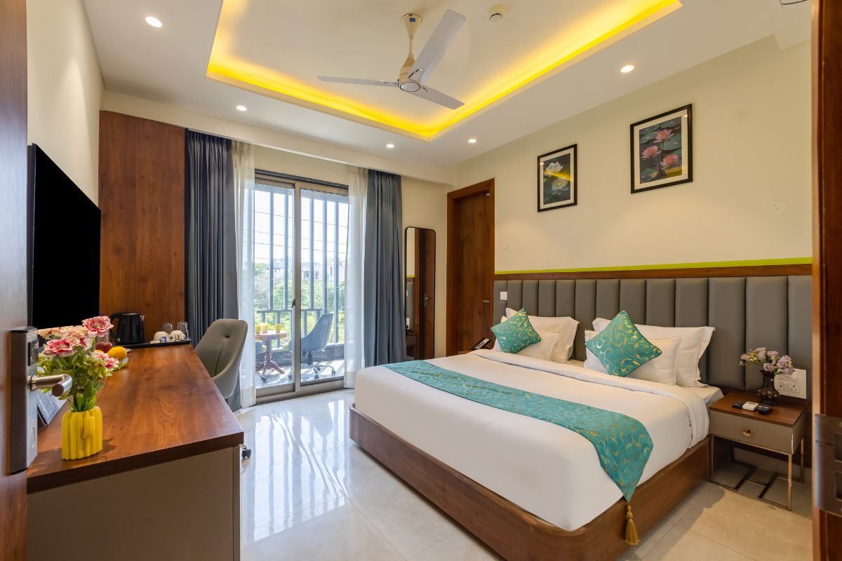 Room 2 Photo 2