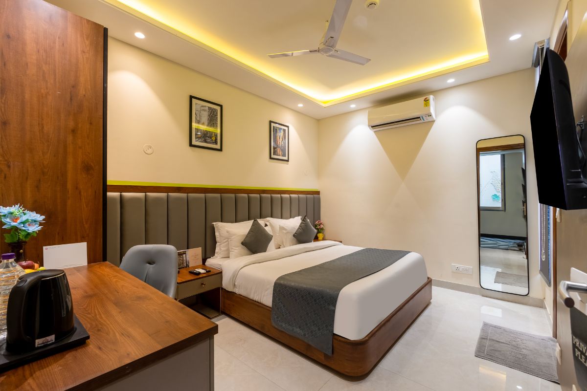 Room 2 Photo 2