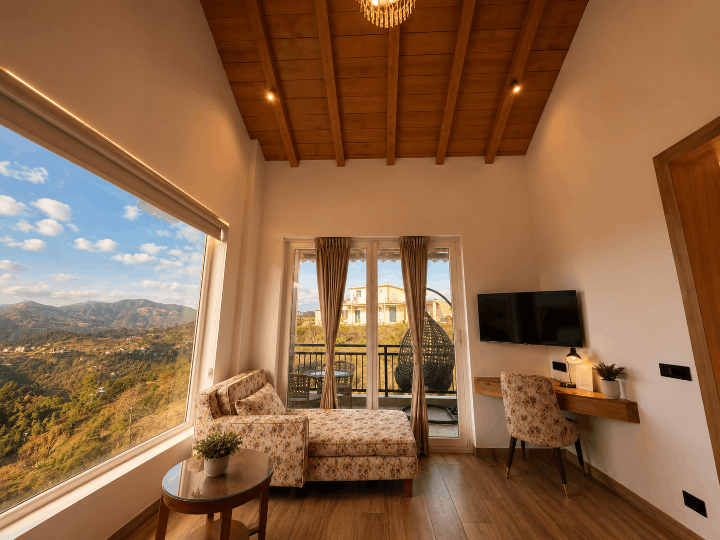Glassroom with Panoramic view (4)