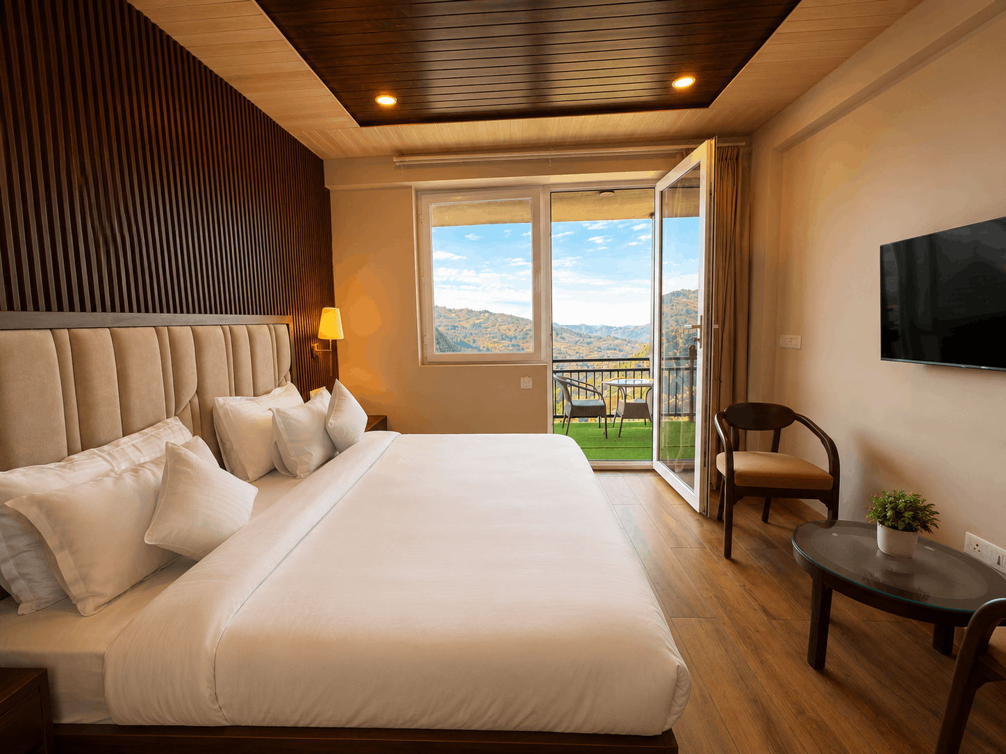 Luxury Room with Balcony (3)