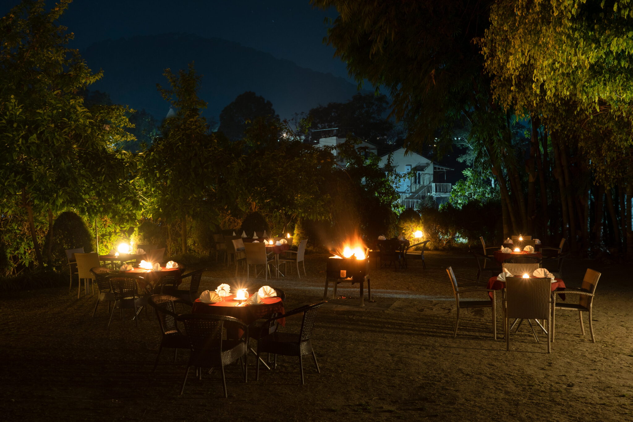 Alfresco dining - Country Inn Resort, Bhimtal